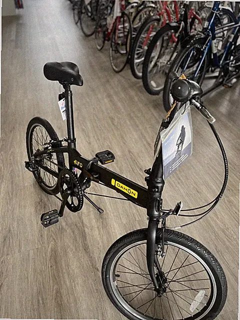 Dahon Hit D6 Folding Bike, 20" Wheels, 28lbs, 6spd (MSRP $699)