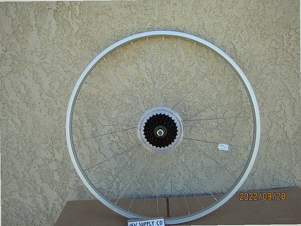 NEW 27'' X 1-1/4'' BICYCLE ALUMINUM 6 SPEEDS REAR WHEEL GREAT FOR ROAD BIKES